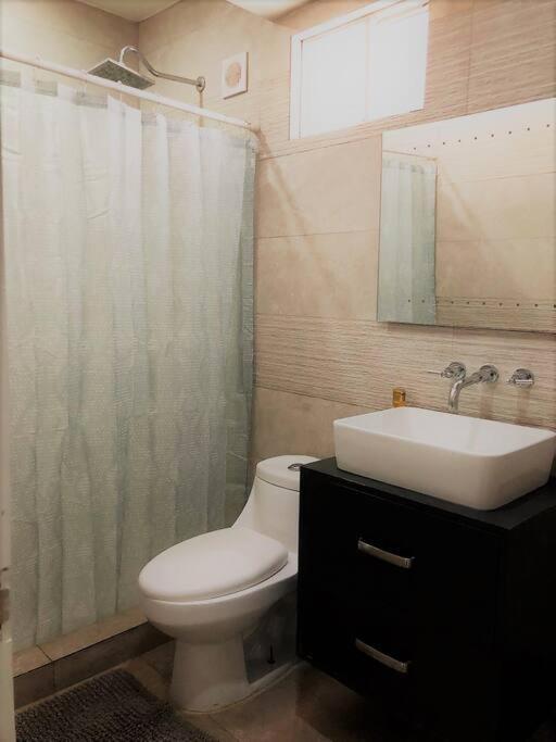 Lovely 1 Bedroom Apartment W/Private Parking เอนเซนาดา ภายนอก รูปภาพ